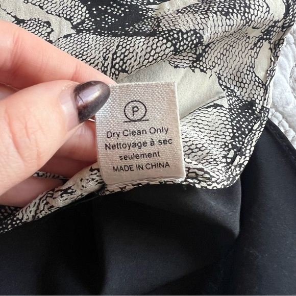 REVOLVE - Funktional - Shift Dress in Pictured - Picture 9 of 12